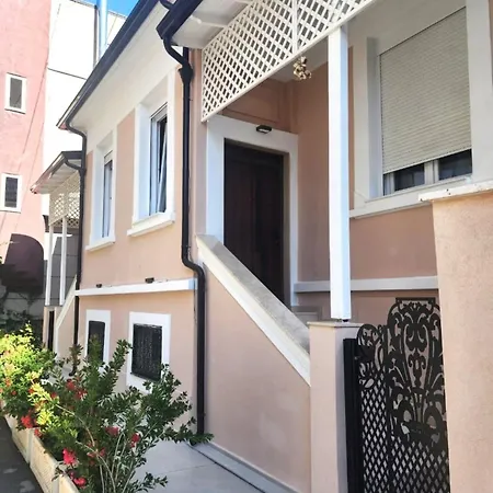 Center 2 *